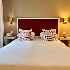 Kyriad 18 - Porte De Clignancourt - Montmartre 3*, Paris França